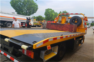 兴海附近拖车电话号码服务